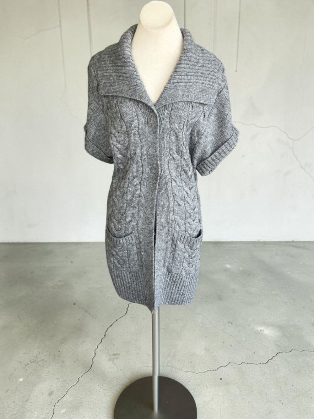 Caslon Gray Cable Knit Tunic Length Short Sleeve Cardigan Sweater Size M